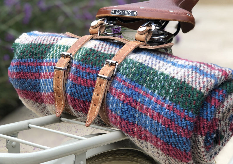 RECYCLED WOOL PICNIC RUG AND STRAPS – BEG Bicycles